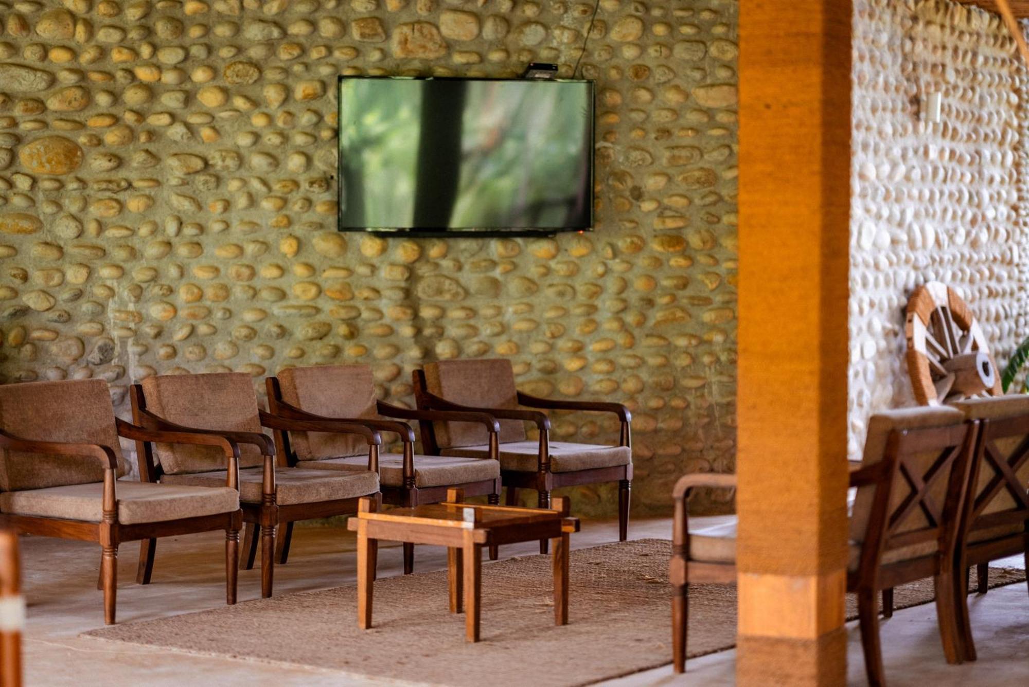 Sanctuary Chitwan National Park צ'יטוואן מראה חיצוני תמונה