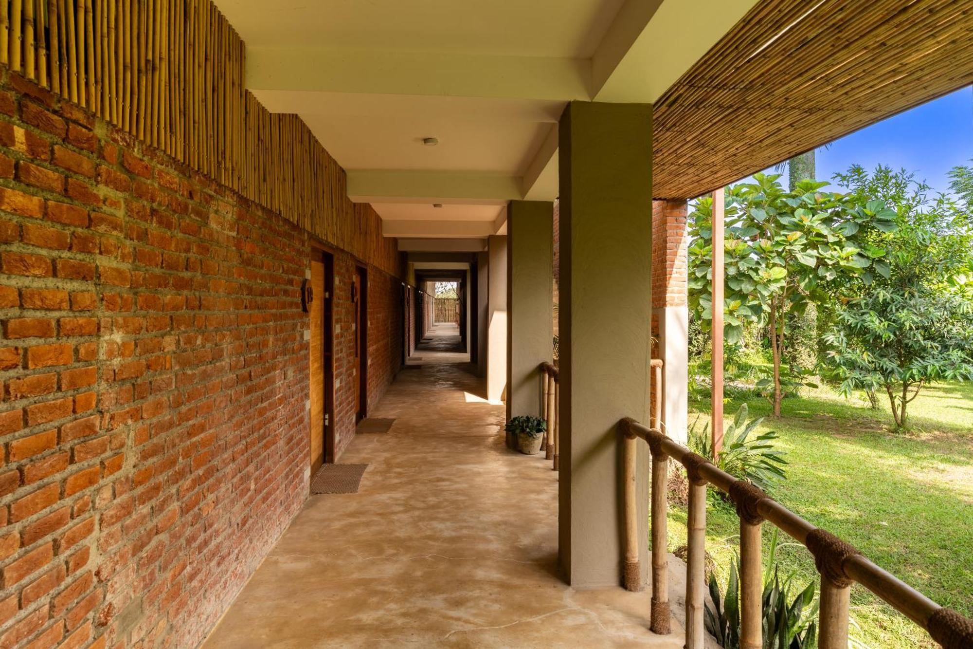 Sanctuary Chitwan National Park צ'יטוואן מראה חיצוני תמונה