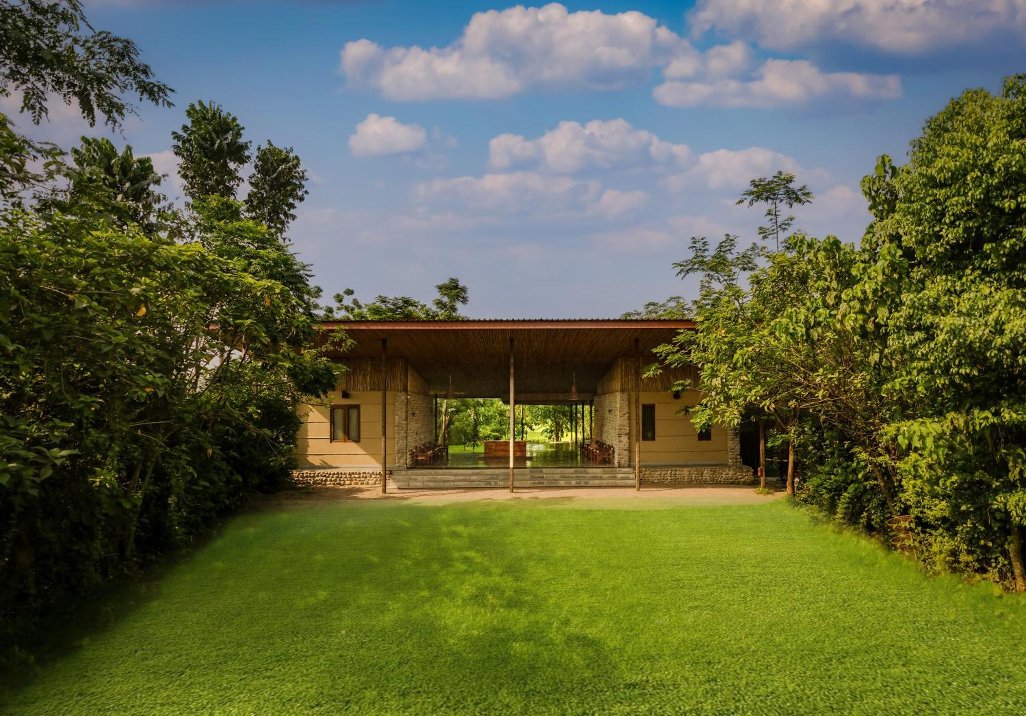 Sanctuary Chitwan National Park צ'יטוואן מראה חיצוני תמונה