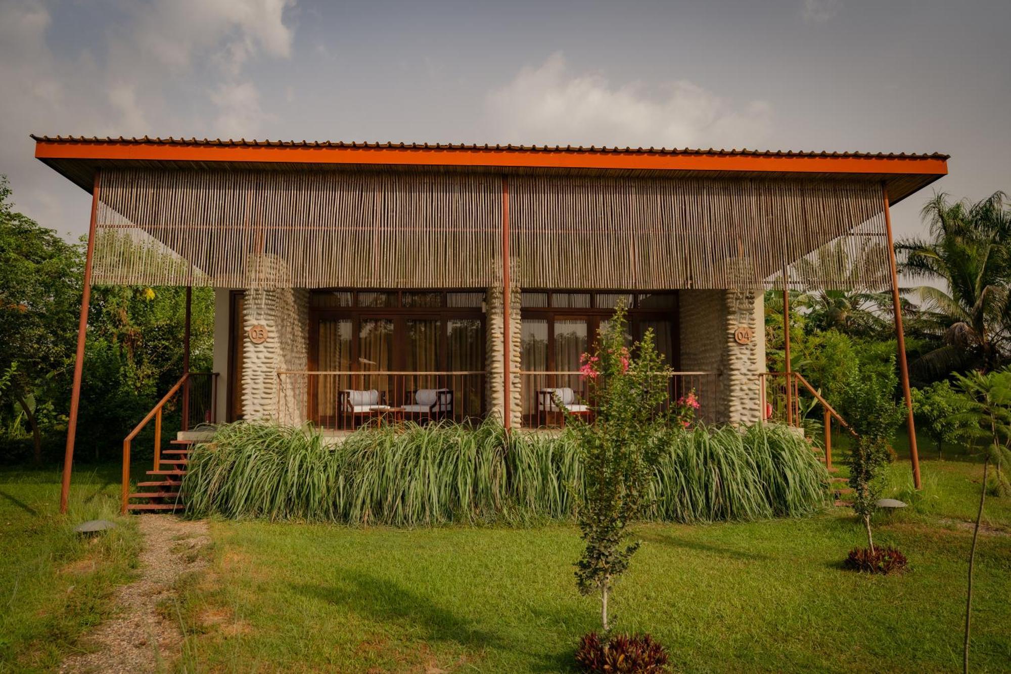 Sanctuary Chitwan National Park צ'יטוואן מראה חיצוני תמונה