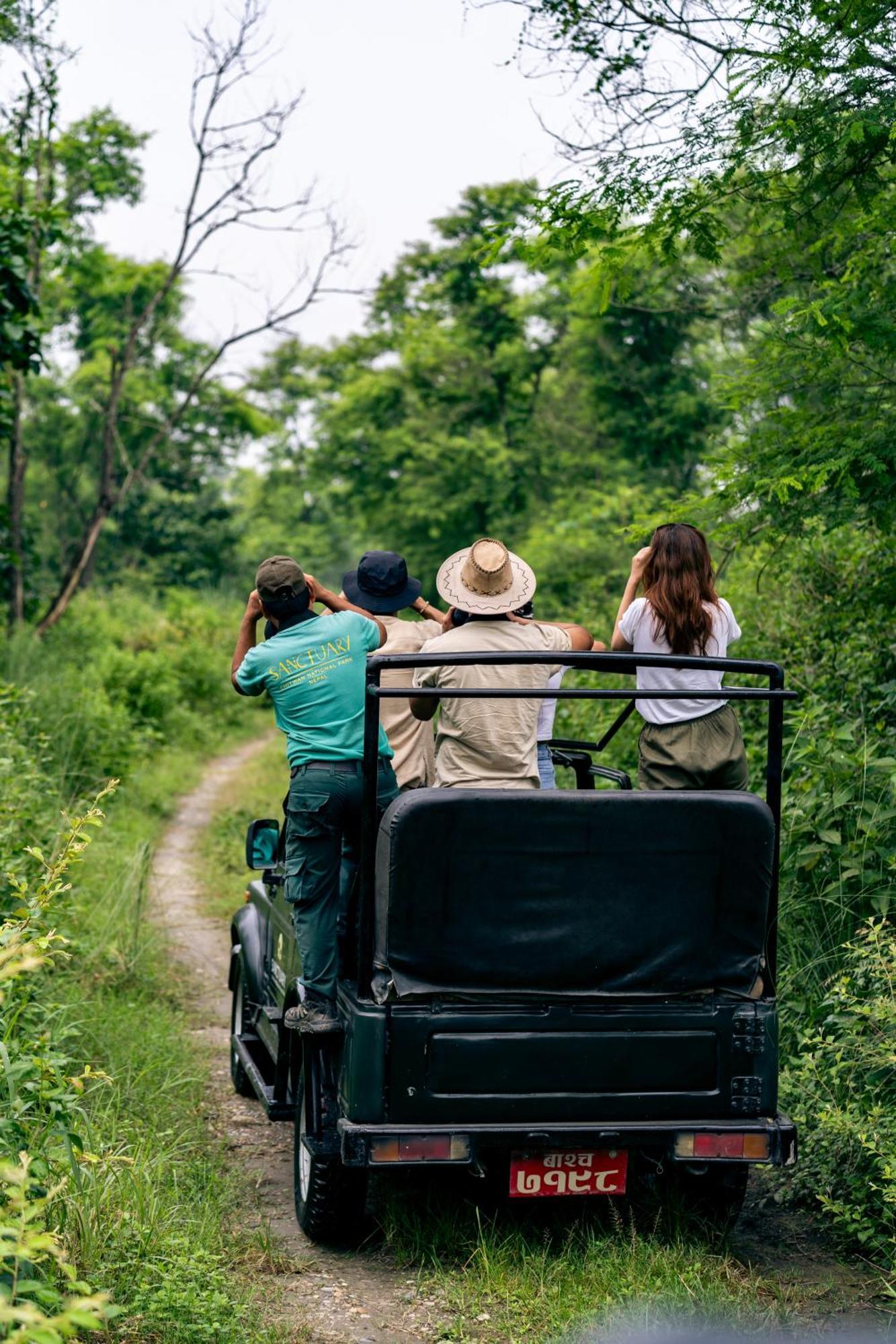Sanctuary Chitwan National Park צ'יטוואן מראה חיצוני תמונה