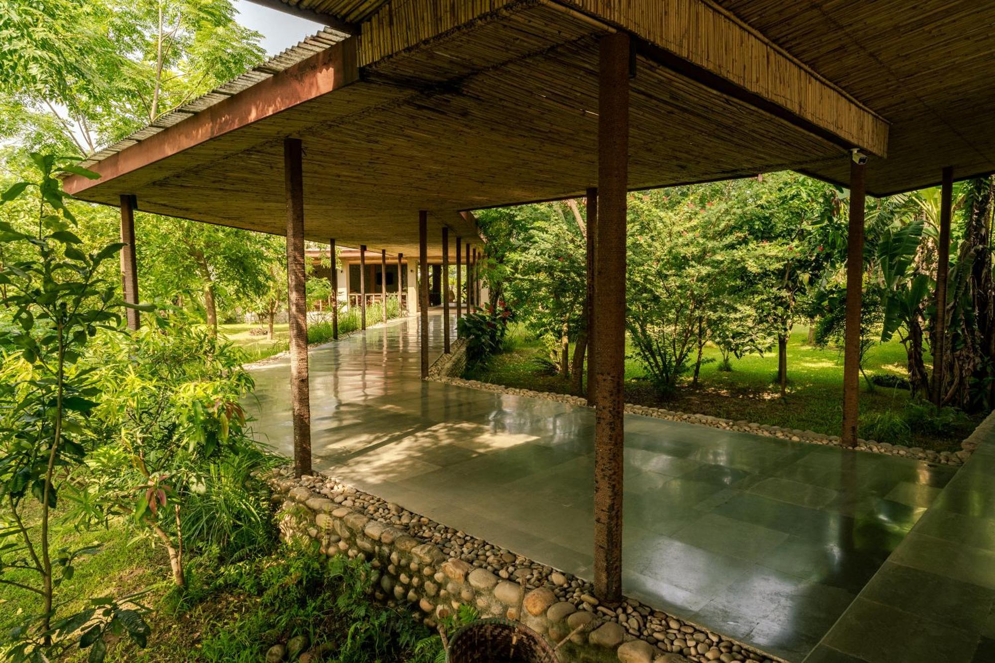 Sanctuary Chitwan National Park צ'יטוואן מראה חיצוני תמונה