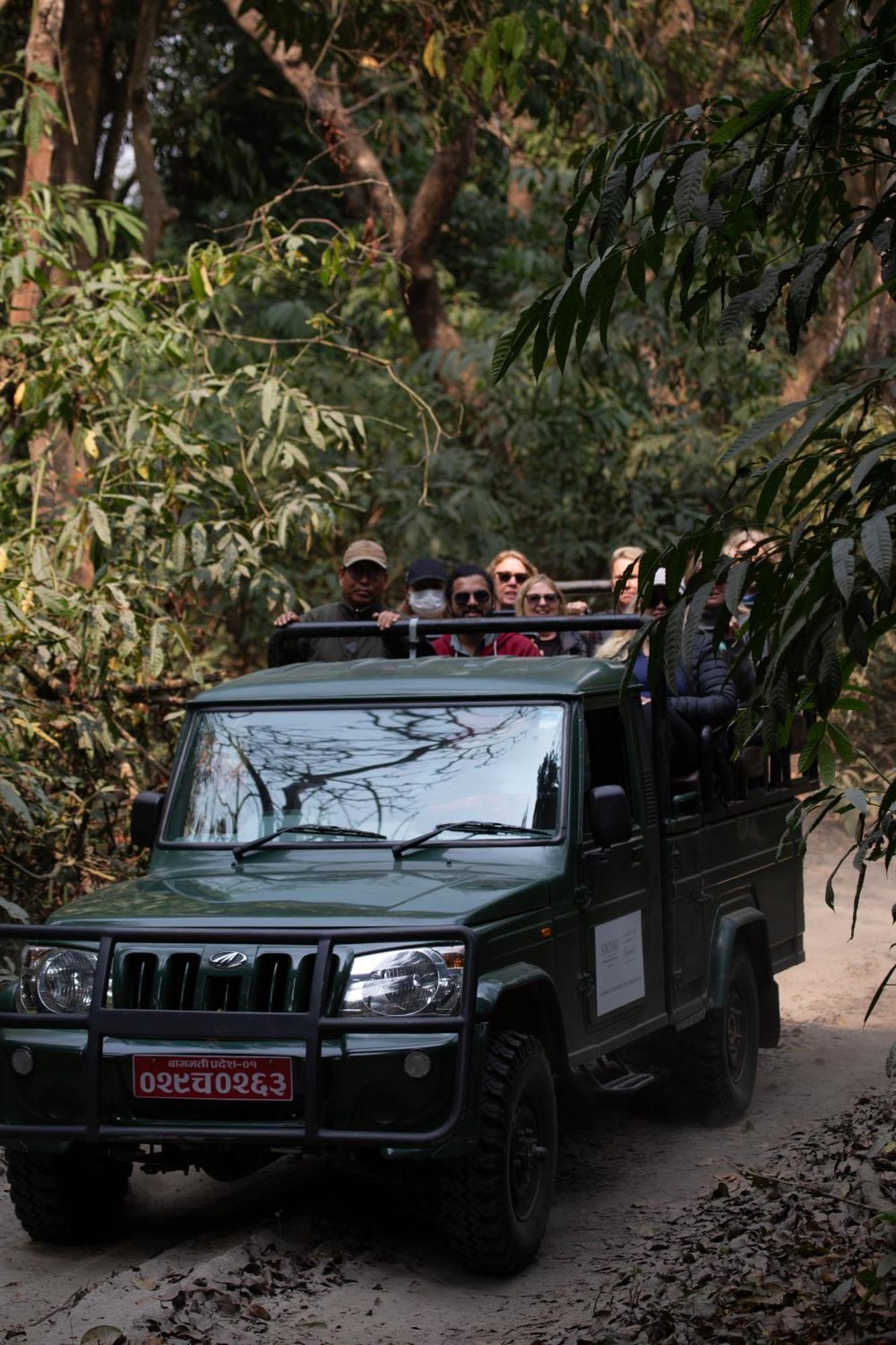 מלון Sanctuary Chitwan National Park מראה חיצוני תמונה