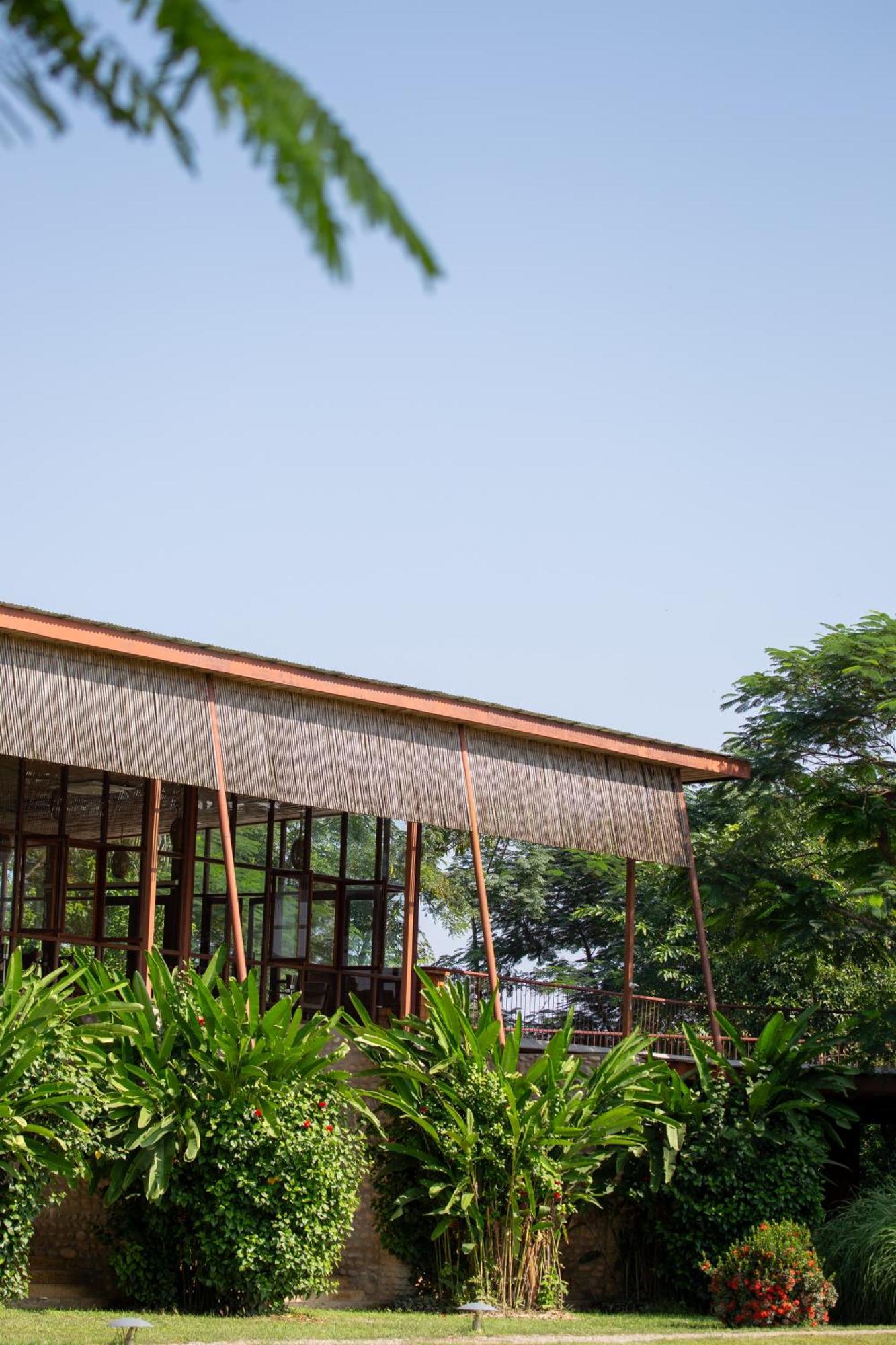 Sanctuary Chitwan National Park צ'יטוואן מראה חיצוני תמונה